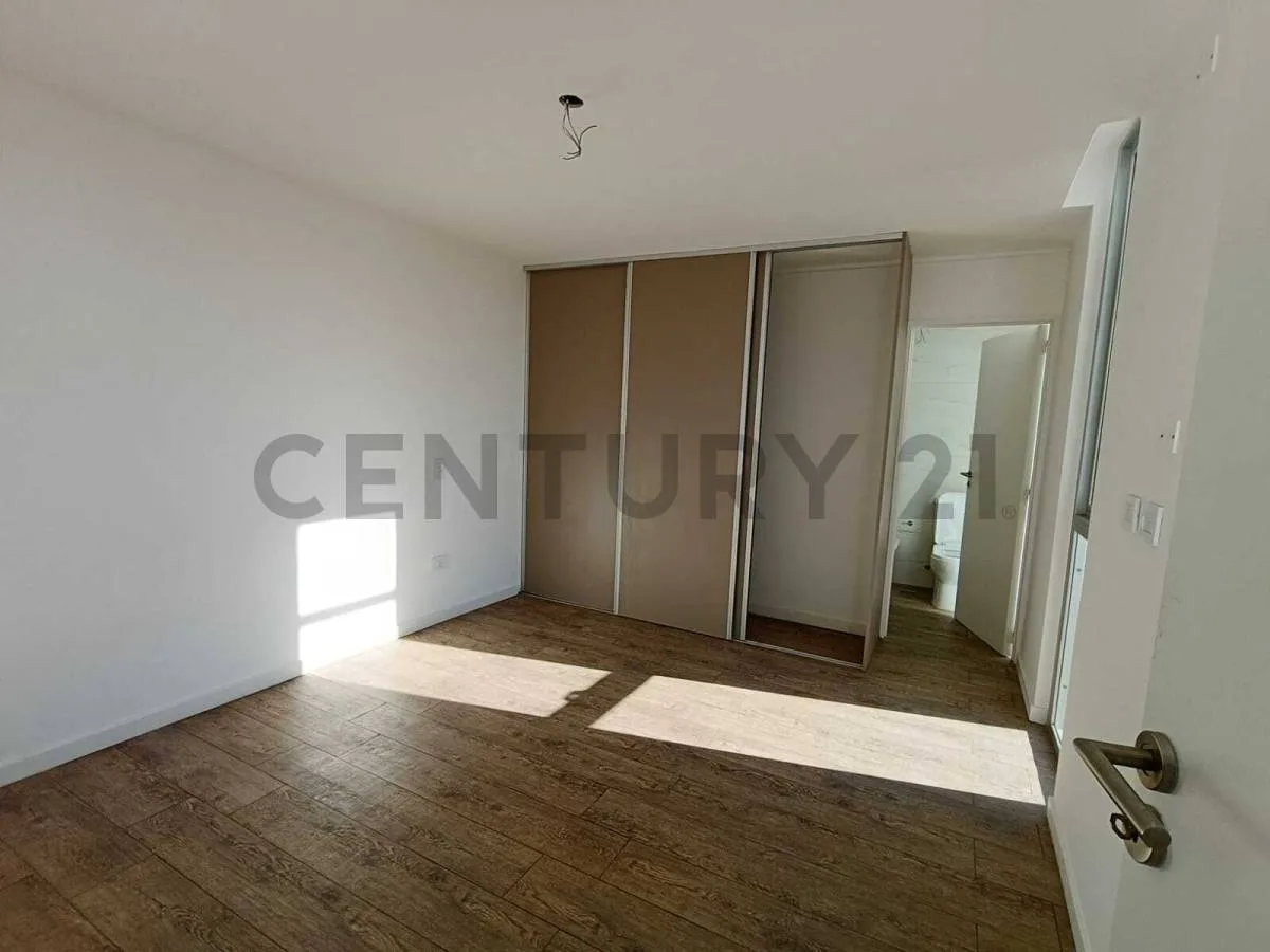 Apartamento de dois ambientes com 1 suíte em Ituzaingó