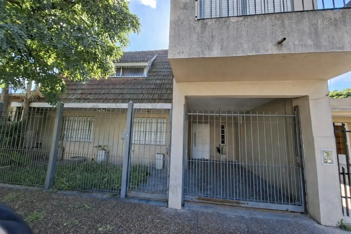 Casa em dois andares para alugar em Parque Quirno, Hurlingham