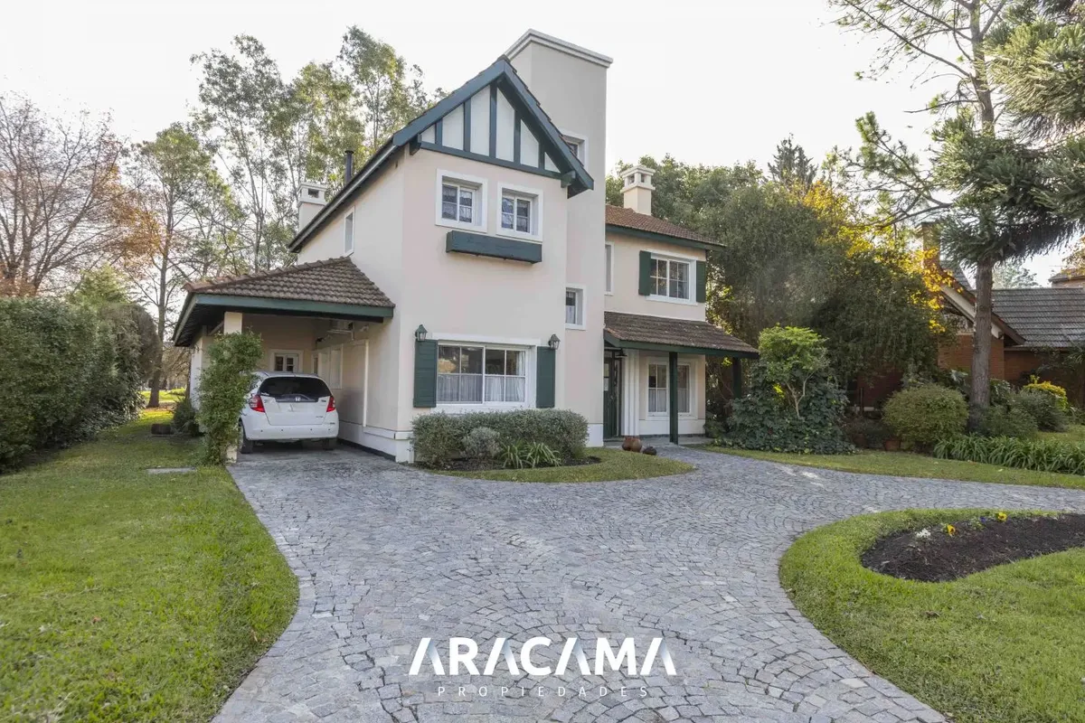 Semi-furnished 5-bedroom house in Saint Thomas Norte, Esteban Echeverría