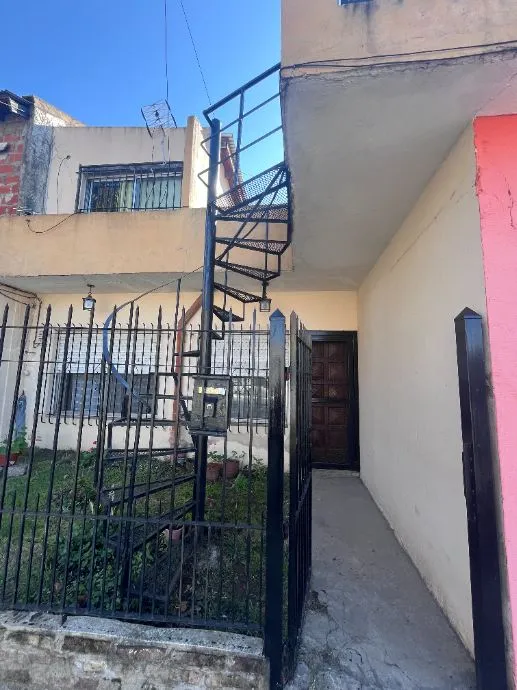 Двухкомнатная квартира с 2 спальнями в Ezpeleta Oeste, Quilmes