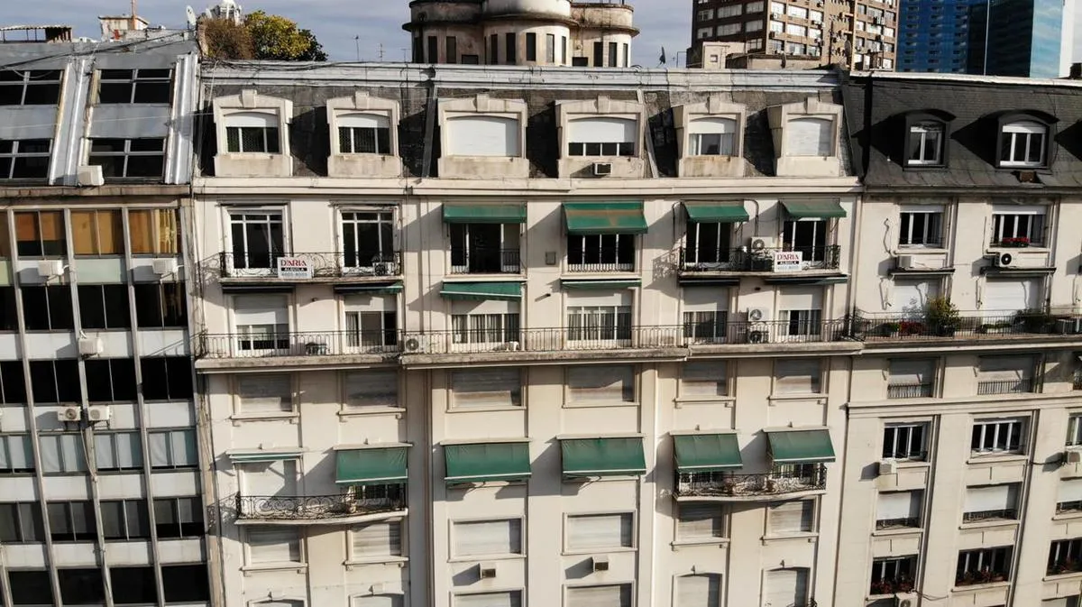 Apartamento com 3 dormitórios com 2 vagas perto da Plaza San Martín em Retiro