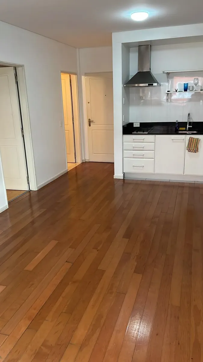 Departamento de 2 ambientes con balcón al frente en Puerto Madero