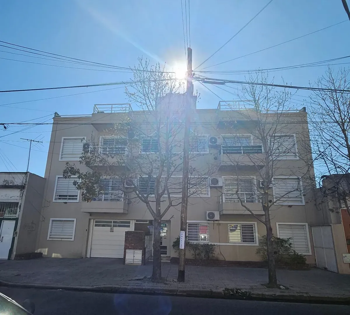 Two-room apartment with balcony and parking in General San Martín