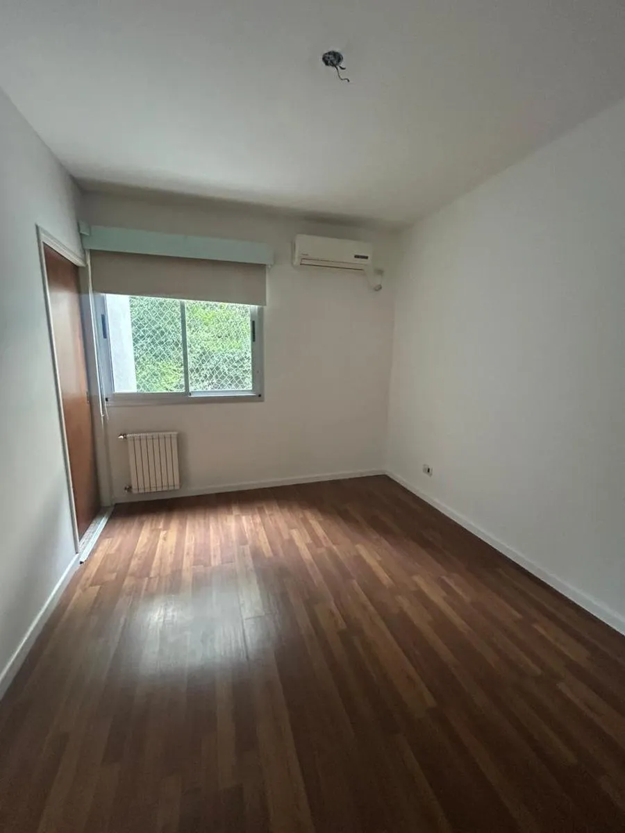 Квартира с двумя спальнями и балконом в Villa del Parque