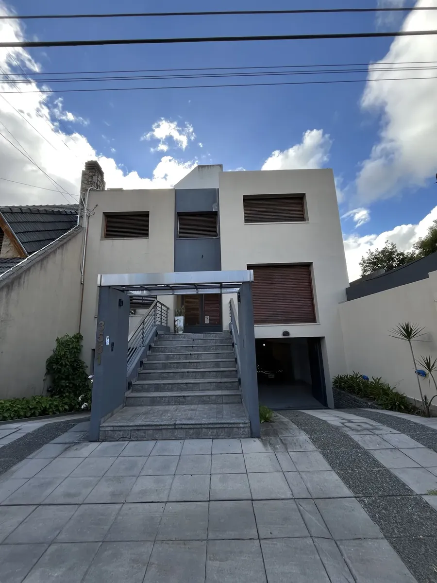 Duplex com 3 dormitórios em Hurlingham