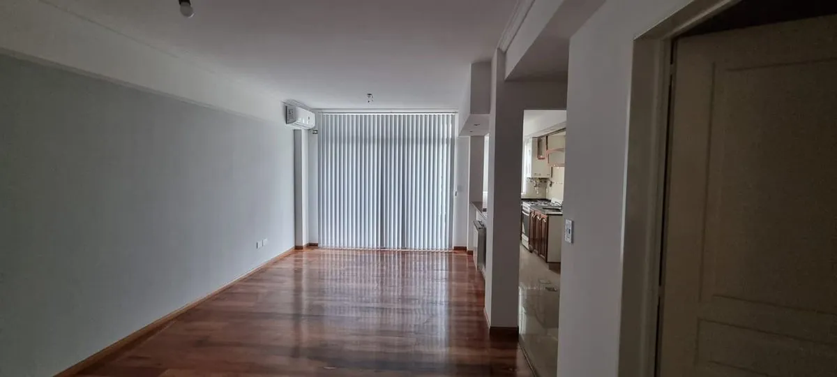 Three-room apartment with parking in Flores