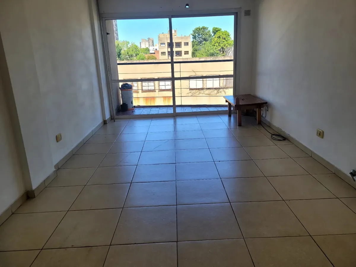 Three-room apartment in central Banfield
