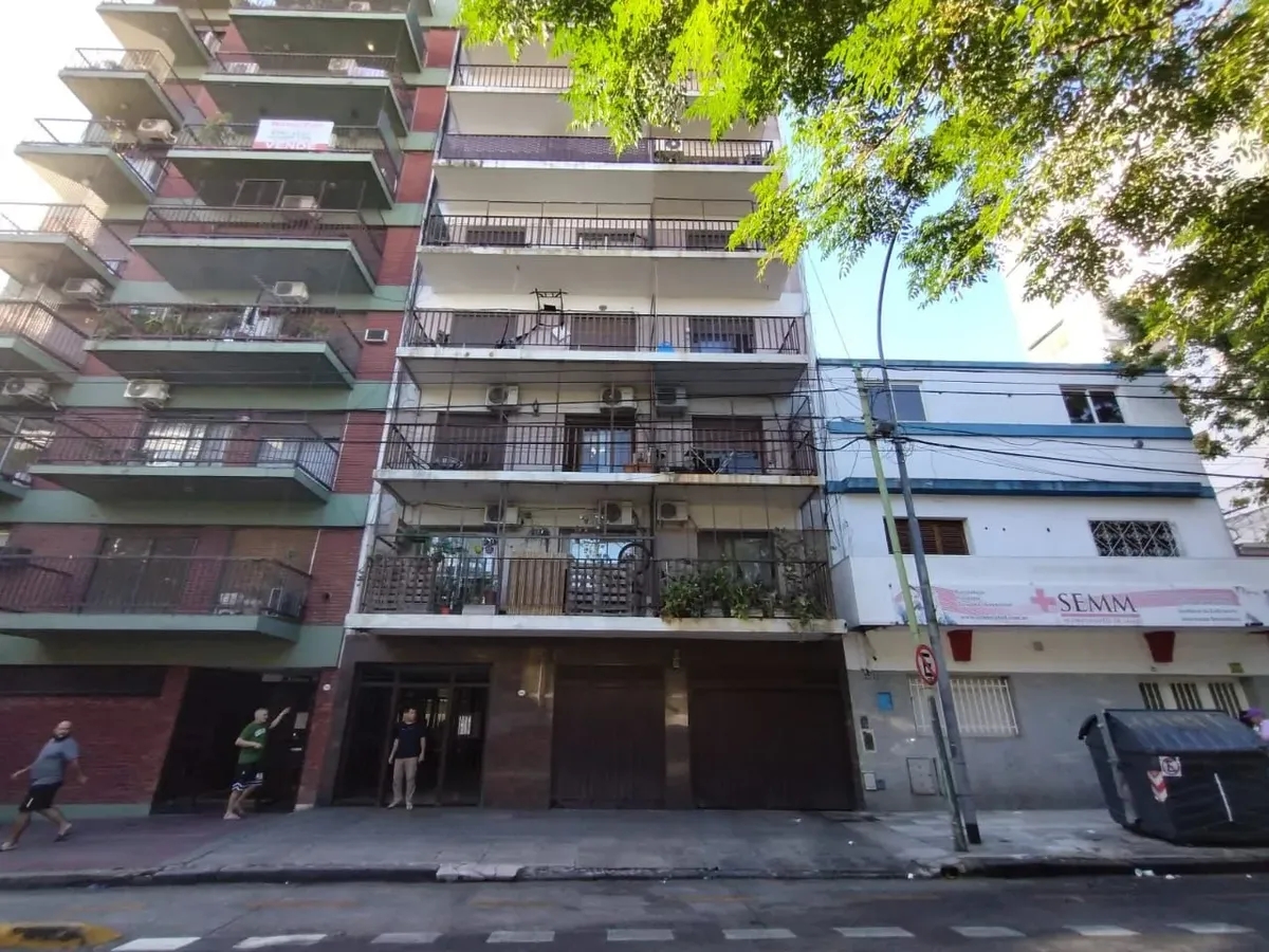 Departamento de 2 ambientes con balcón en Parque Patricios