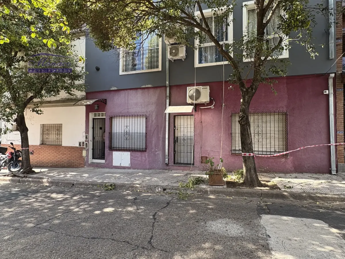 Ground-floor two-bedroom PH with private patio in Villa Urquiza