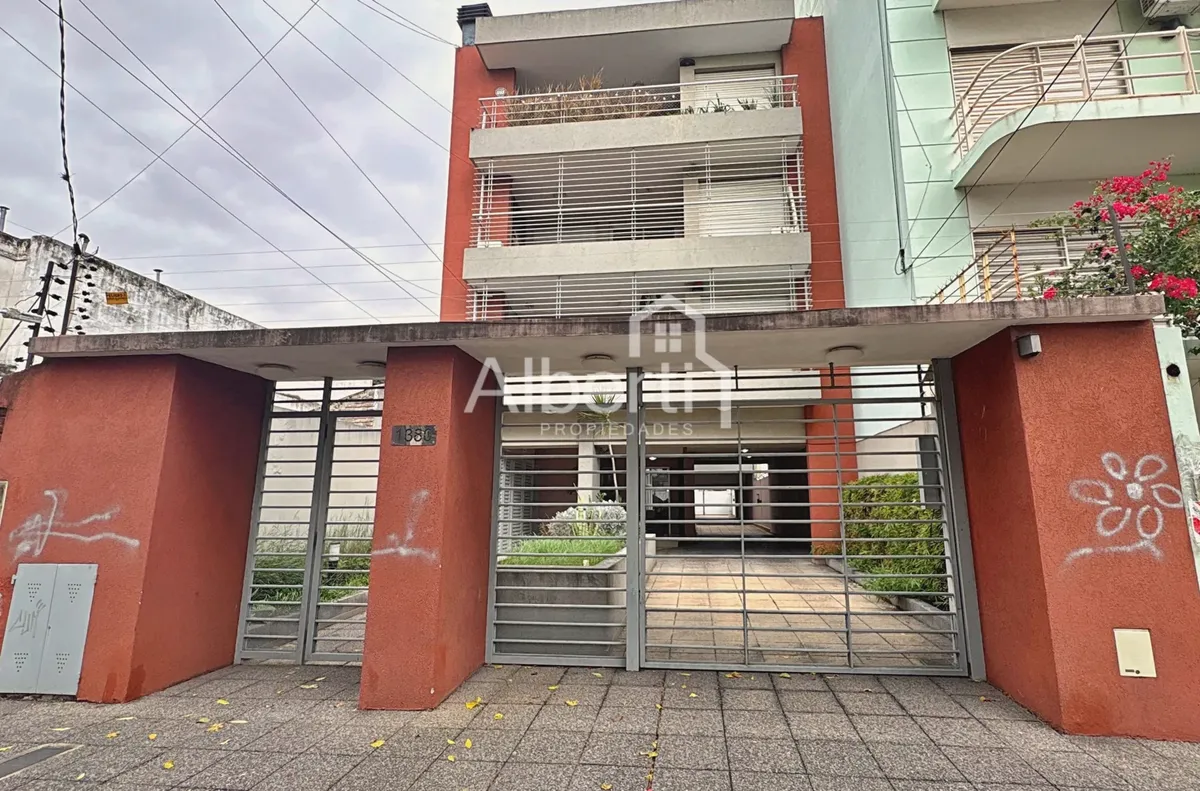 Alquiler Departamento 3 Ambientes De Categoría Con Cochera En Haedo Norte