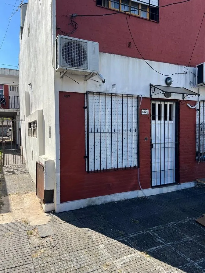 Two-room apartment with covered patio in Ramos Mejía