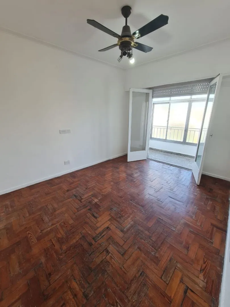 Apartamento de 2 ambientes com escritório no Liniers