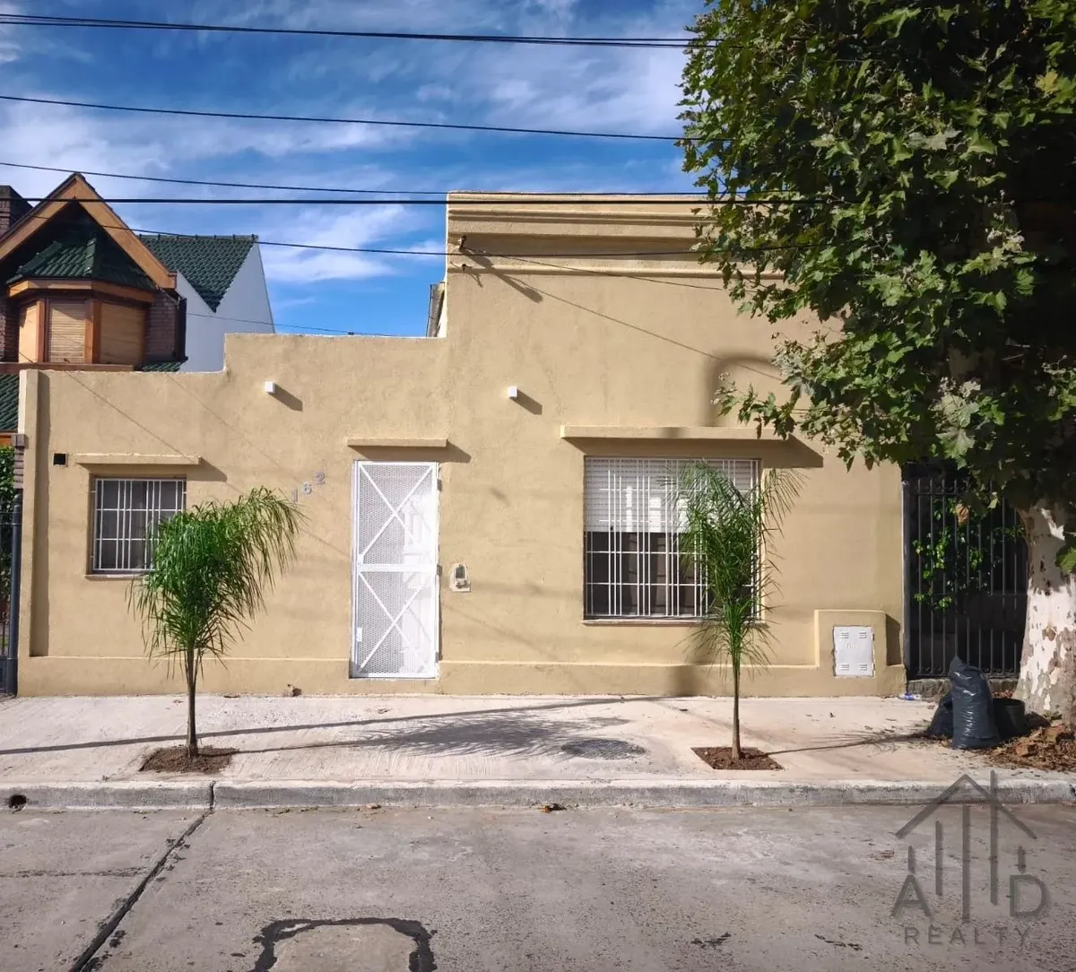 Casa para alugar com vaga de garagem em Quilmes