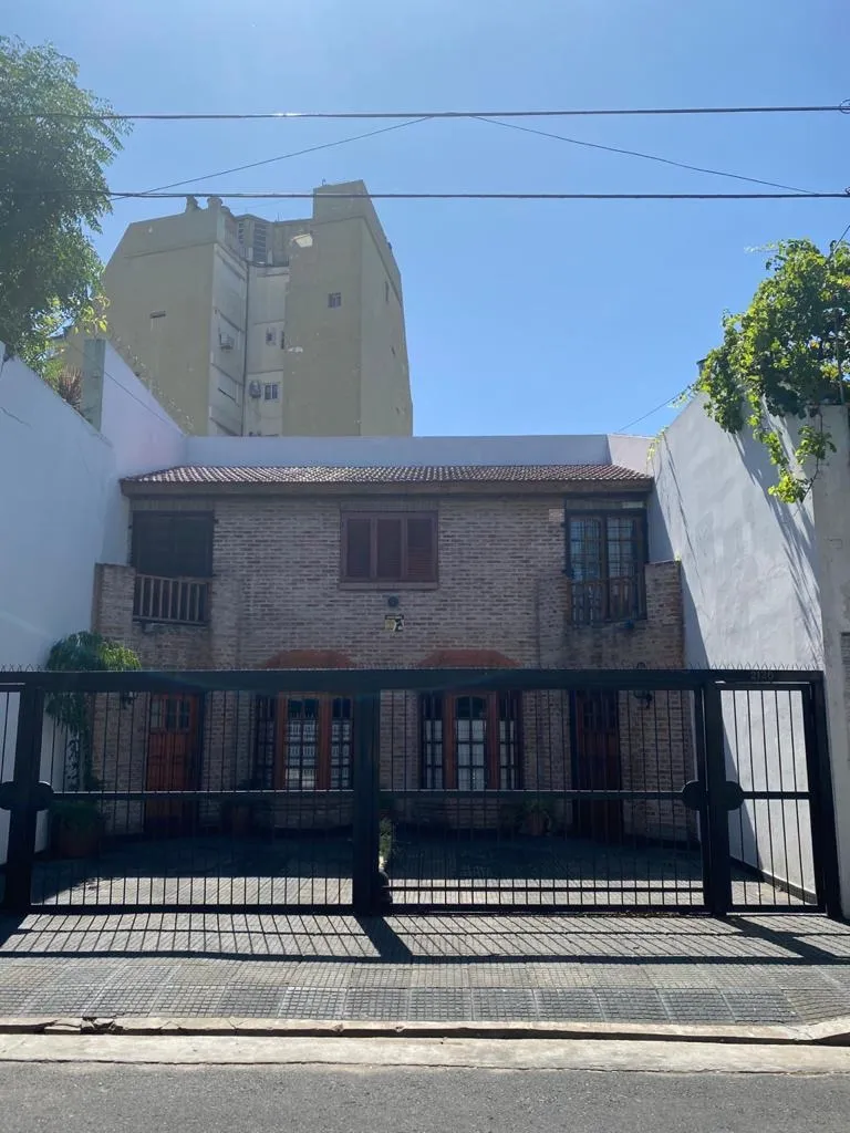 Apartamento duplex de três quartos em Boedo