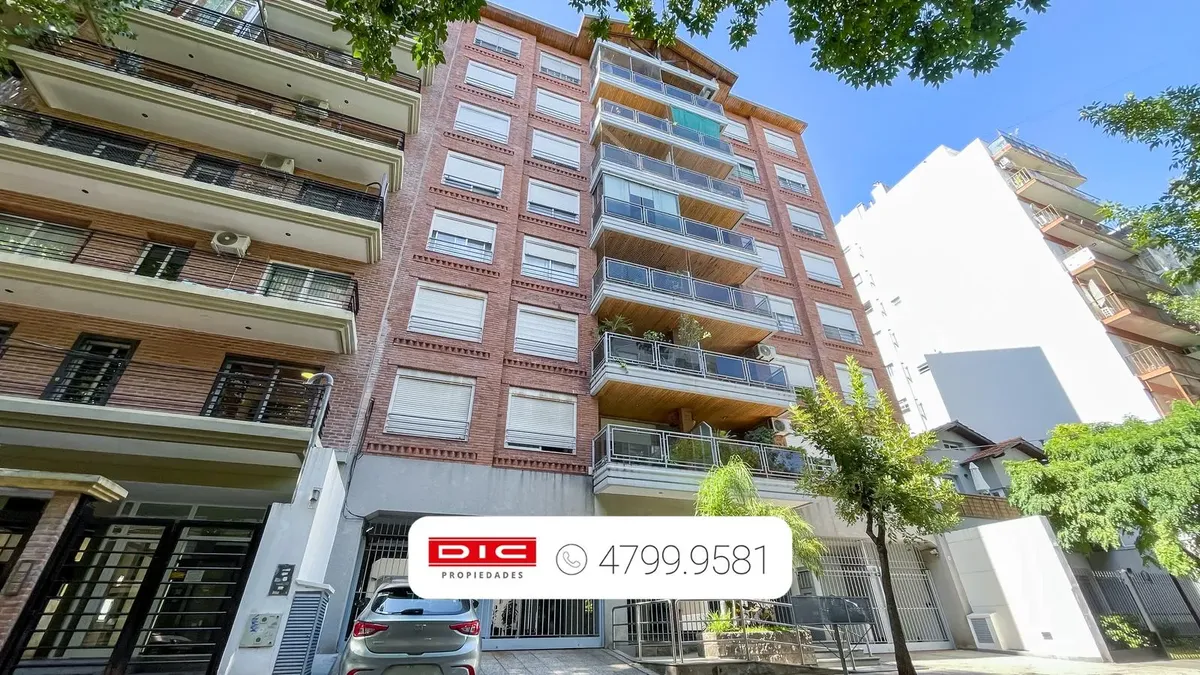Studio apartment with (optional) assigned covered parking in Olivos