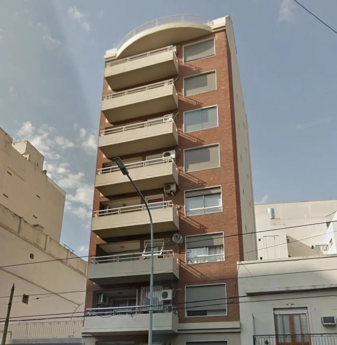 Semipiso de 2 ambientes con balcón en Parque Chacabuco