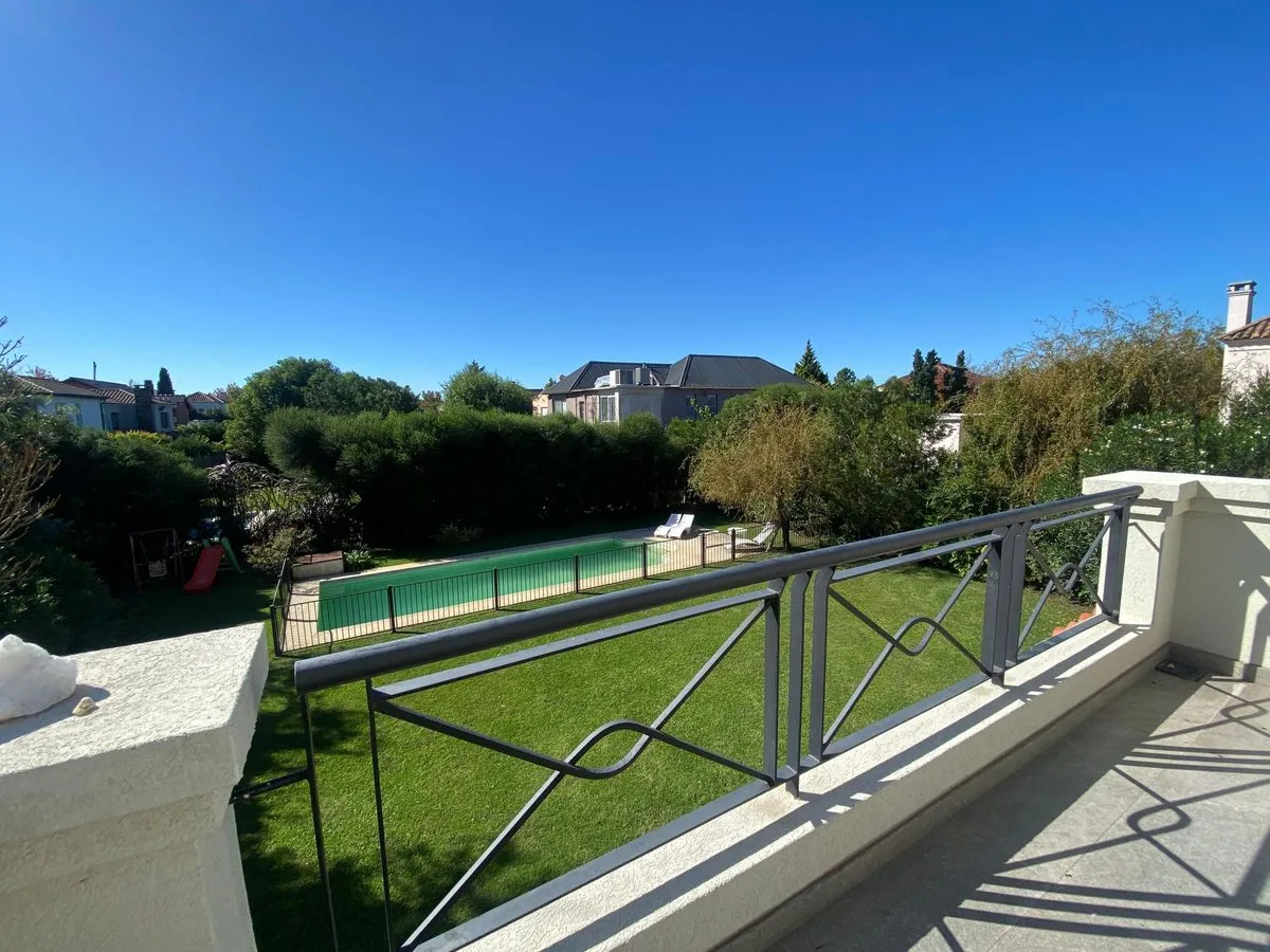 Four-bedroom temporary house apartment in Tigre