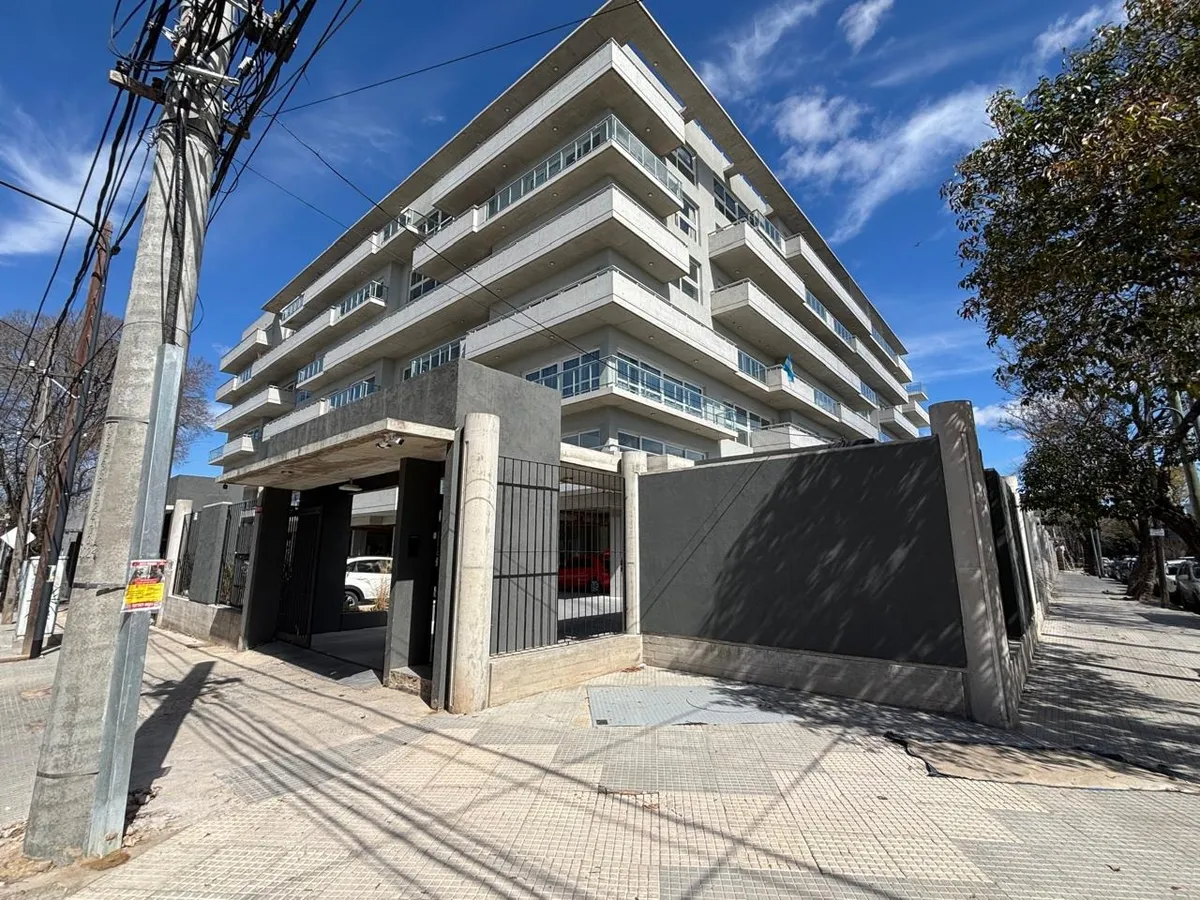 Monoambiente a estrenar con balcón y cochera en Villa Martelli