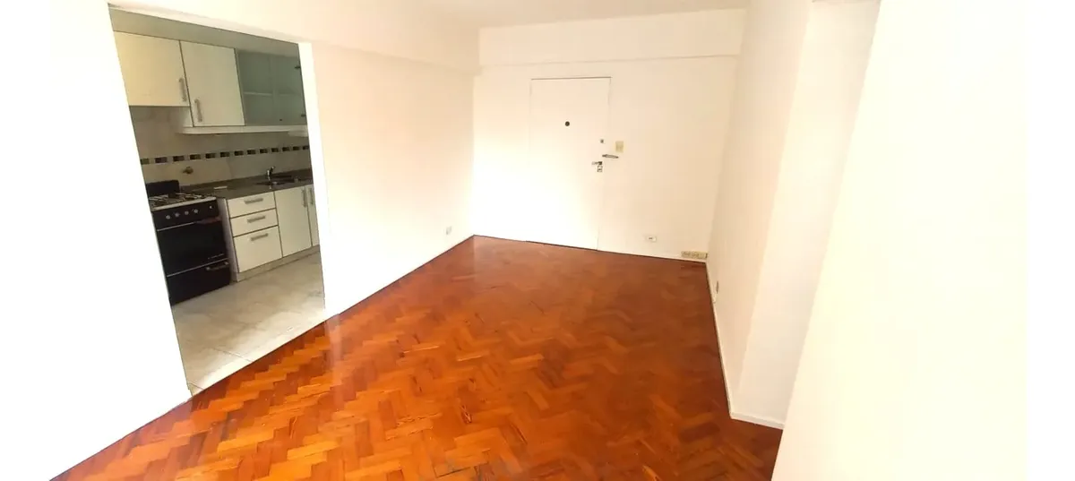 Departamento de 3 ambientes con balcón en Belgrano