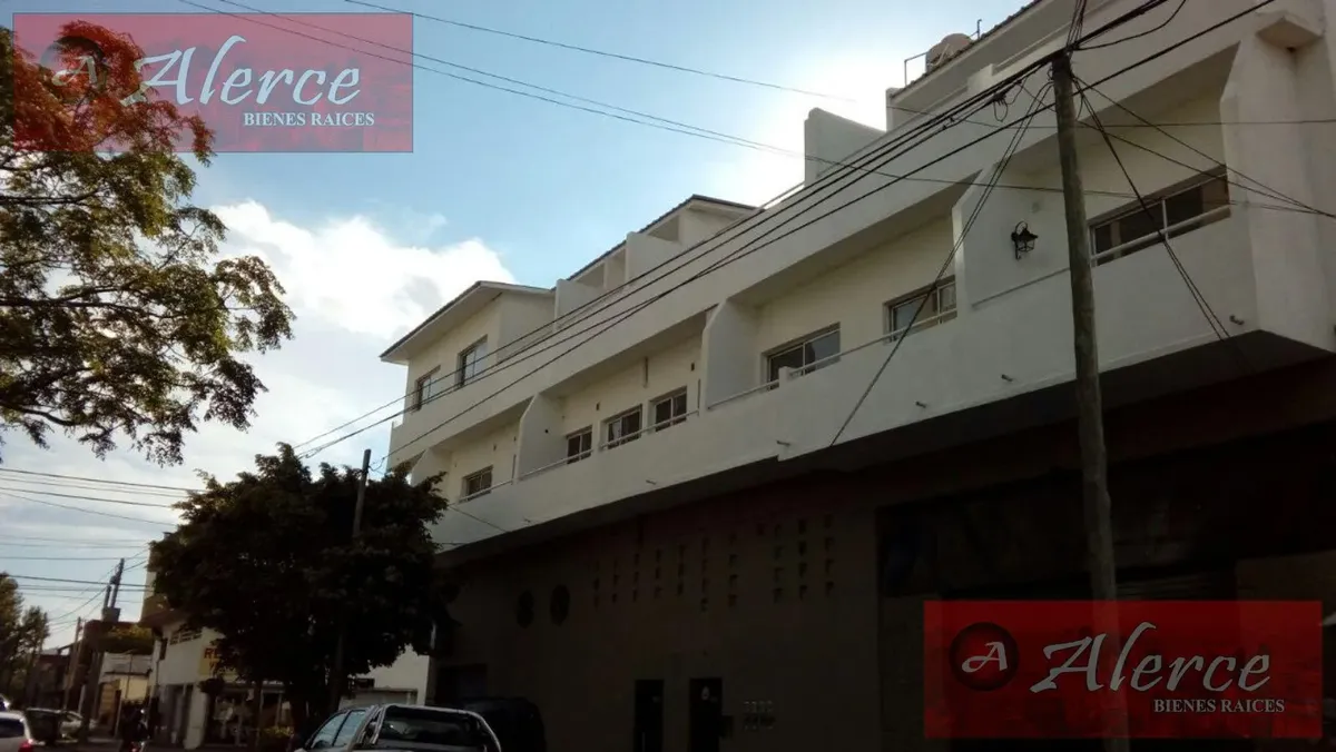 Двухкомнатная квартира с балконом на Avenida Cabildo в Avellaneda