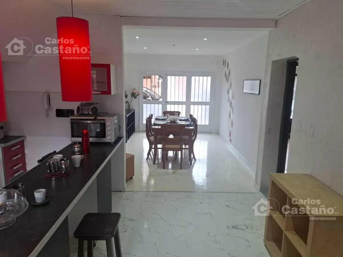 PH de 3 ambientes al frente con garaje y patio en Vicente López