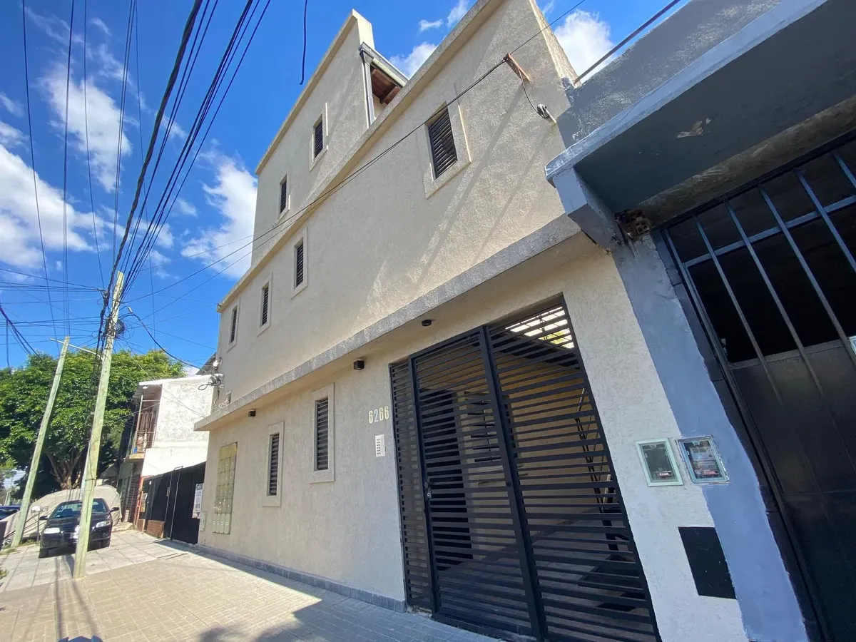 Duplex apartment with patio in General San Martín