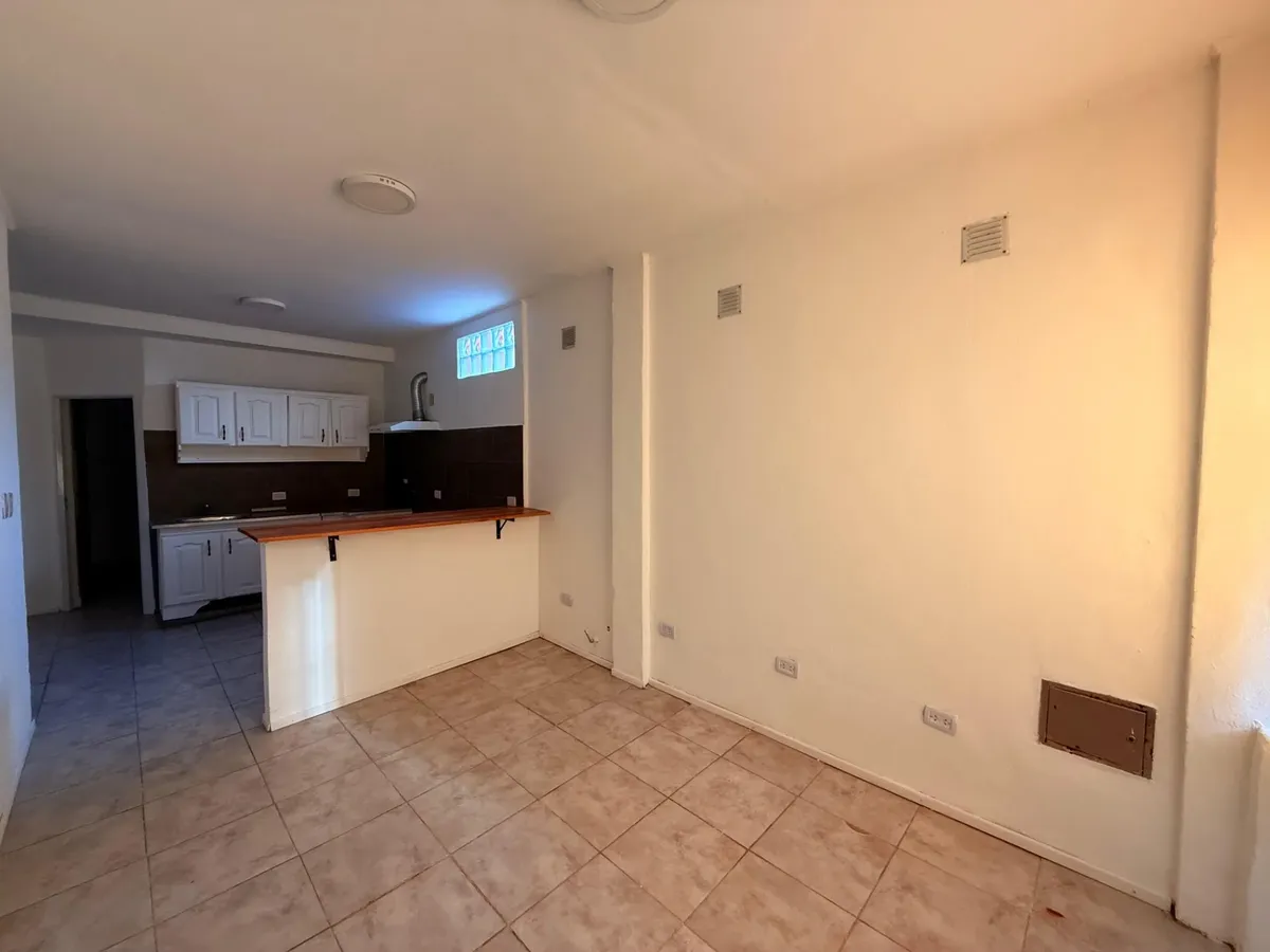 PH de 2 ambientes al frente en Villa Adelina