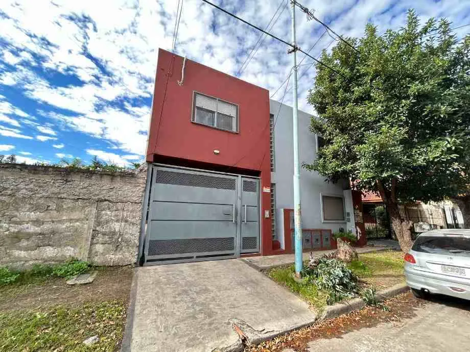 Two-room apartment with 1 bedroom in Bernal Oeste