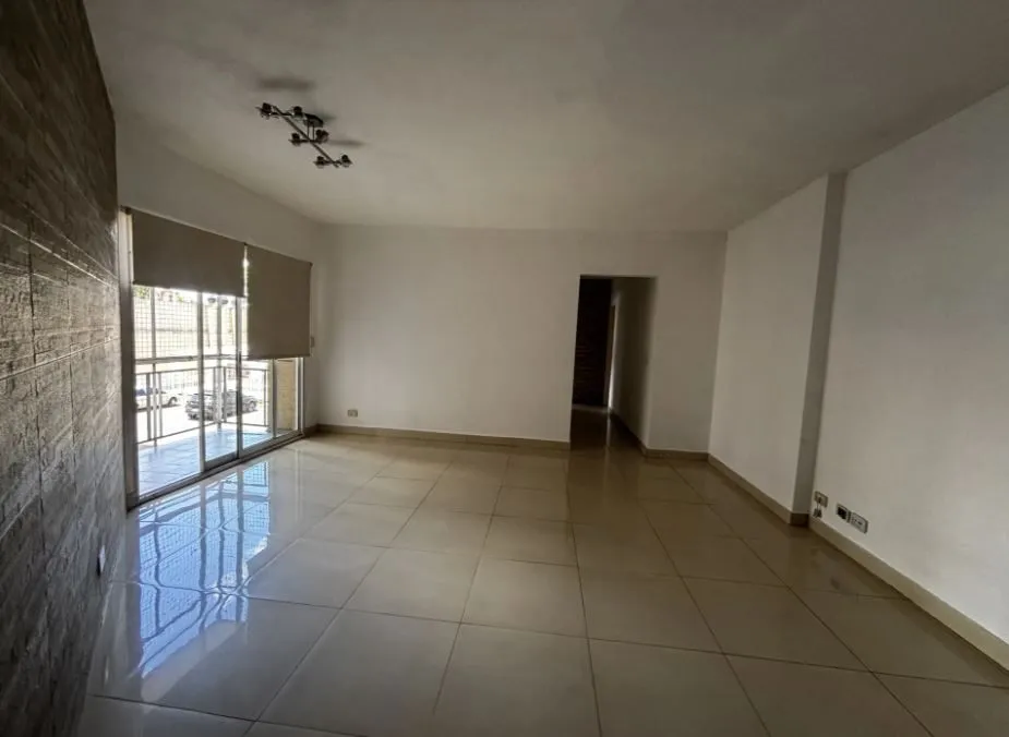 Apartamento de 3 ambientes com 2 dormitórios em Mataderos