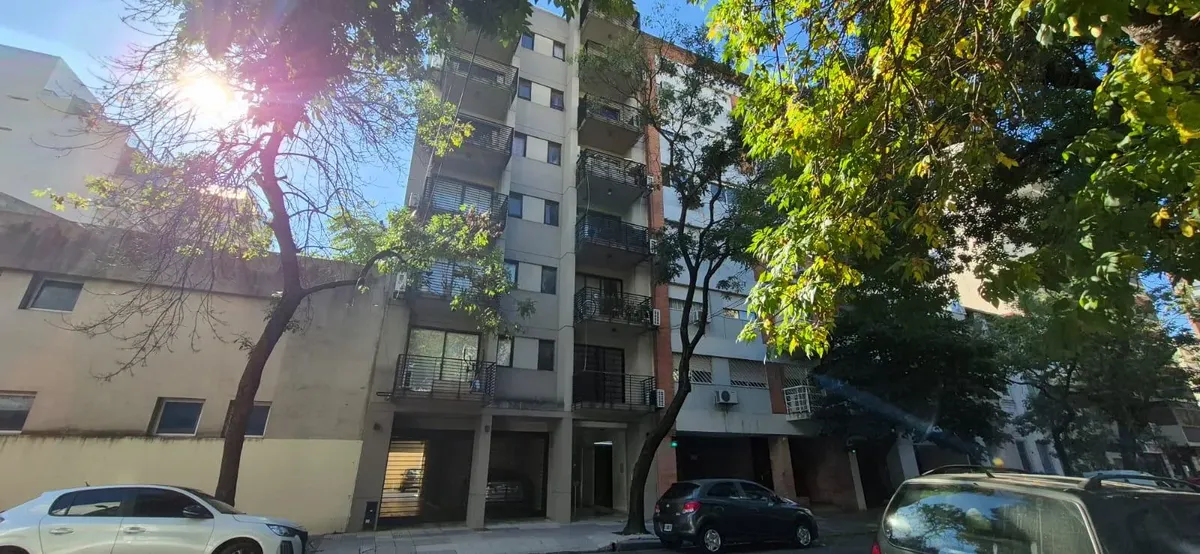 Kitnet com varanda em frente em Caballito