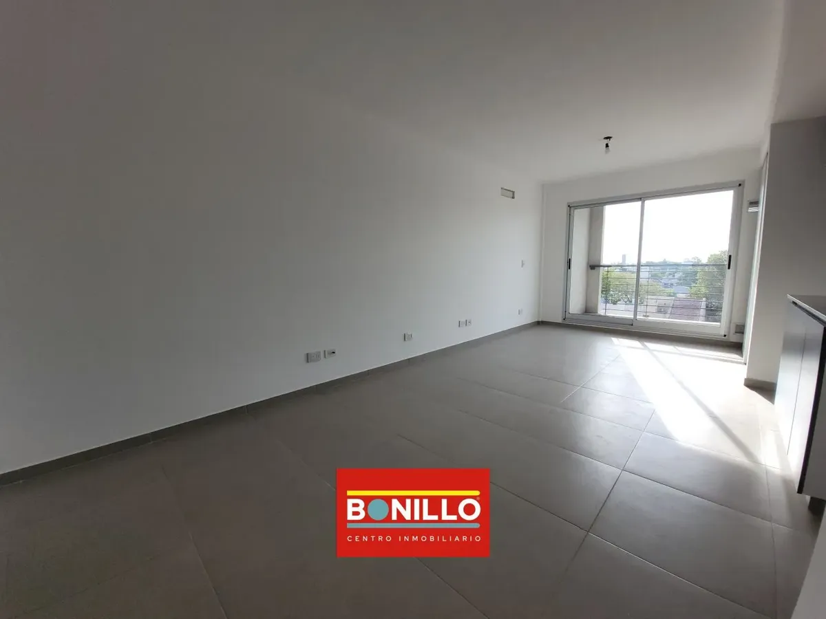 Monoambiente con balcón al contrafrente en Villa Pueyrredón