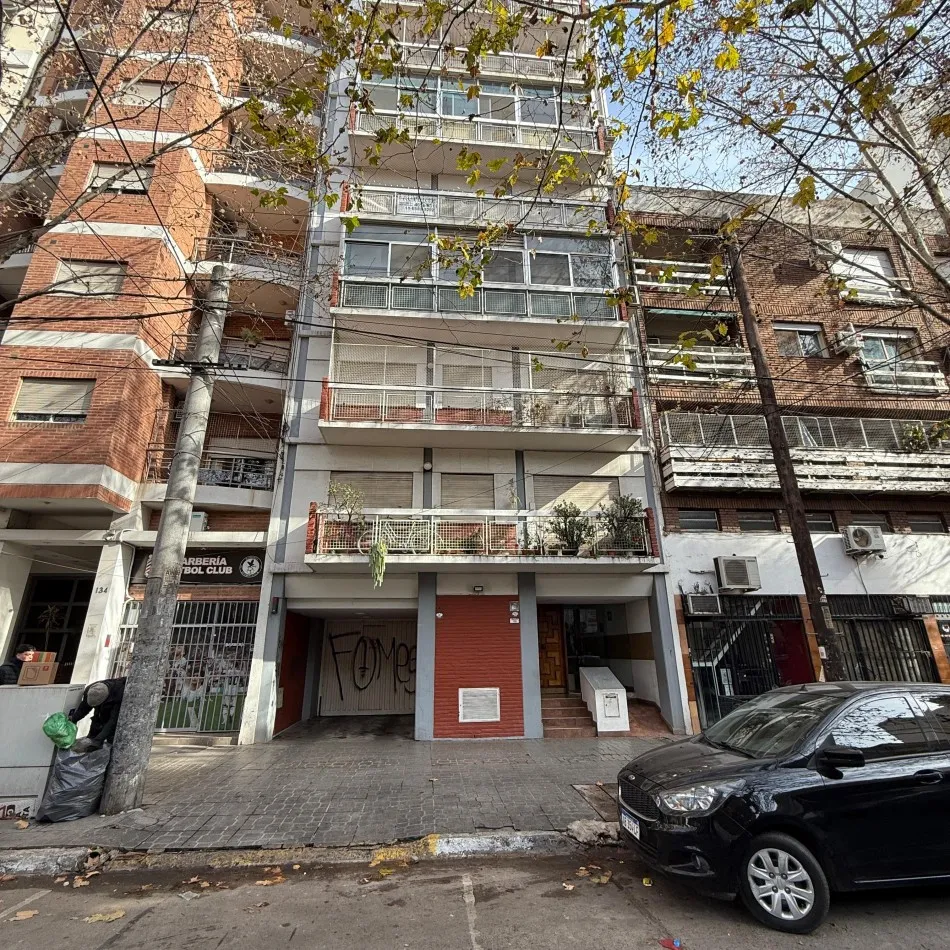 Two-bedroom three-room apartment in Ramos Mejía