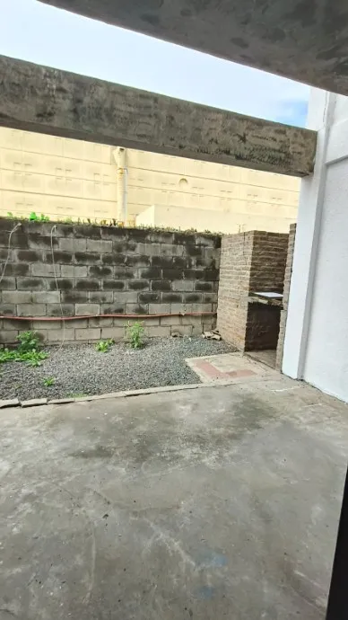 Apartamento duplex de 2 dormitórios em Quilmes Oeste
