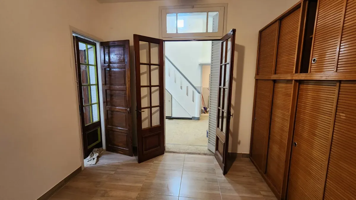 Three-bedroom PH with terrace in Flores