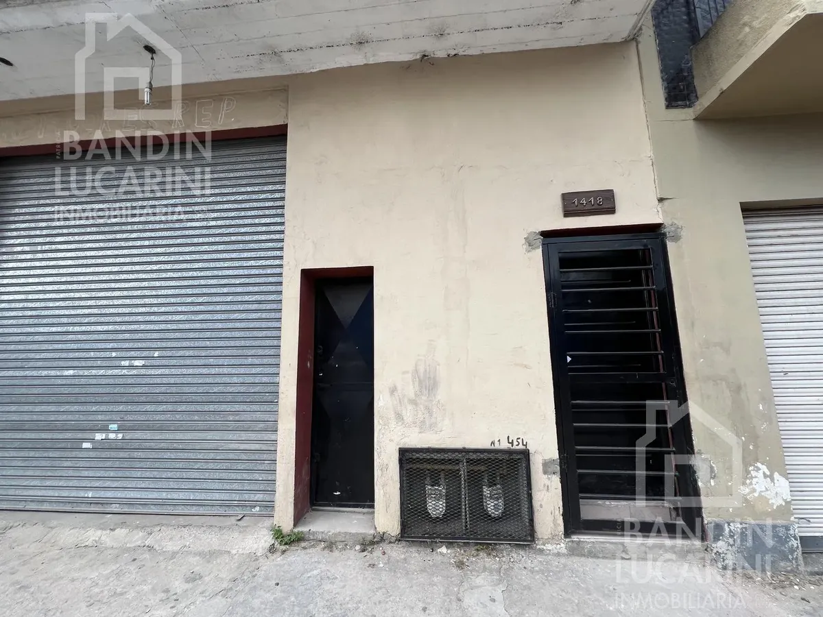 Departamento En Berazategui En Alquiler 2 Amb En Primer Piso A 50 Metros De Av. 14