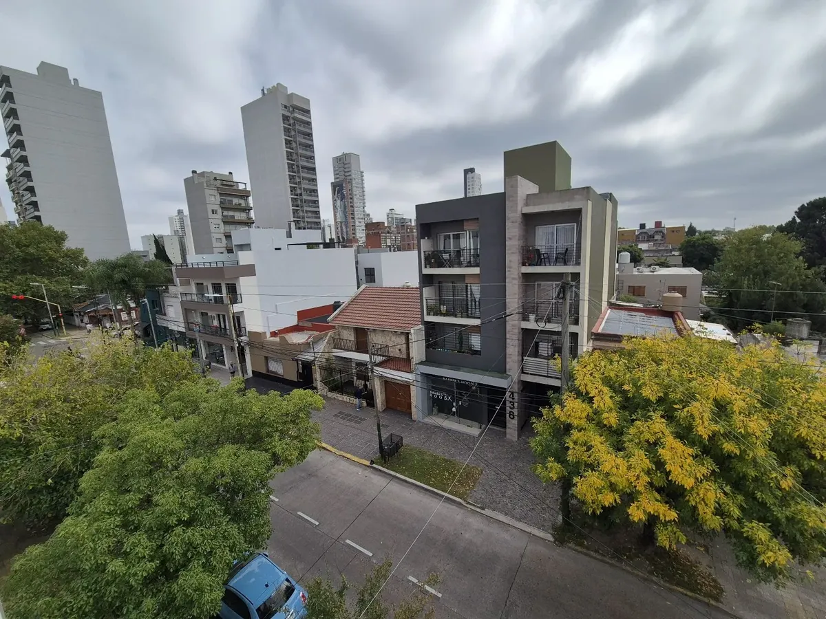 Studio apartment with private terrace in Banfield Este centre