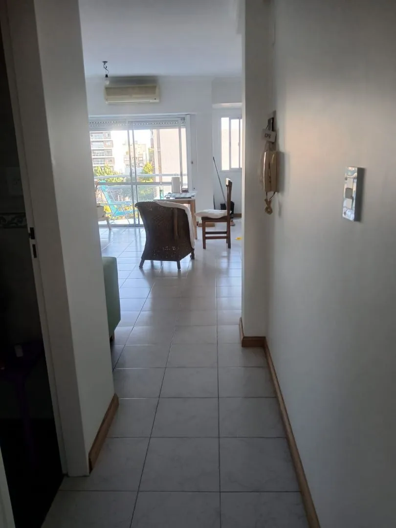 Apartamento de 2 ambientes com 1 quarto em Caseros