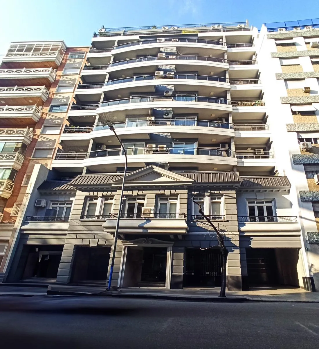 Kitnet com varanda em Caballito, com piscina e academia