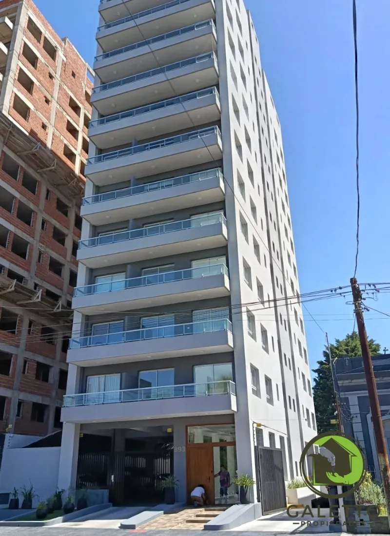 Квартира с 2 спальнями и парковкой в Quilmes