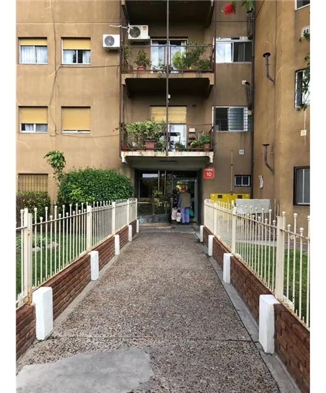 Четырёхкомнатная квартира на 12 этаже в Villa Lugano