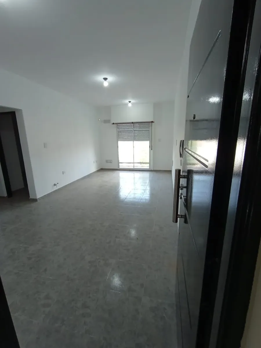 Departamento de 2 ambientes en 2° piso al frente en La Matanza