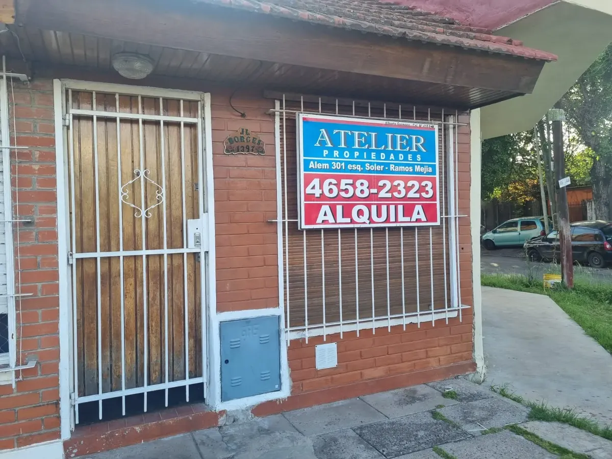 Casa En Alquiler En Morón Sur