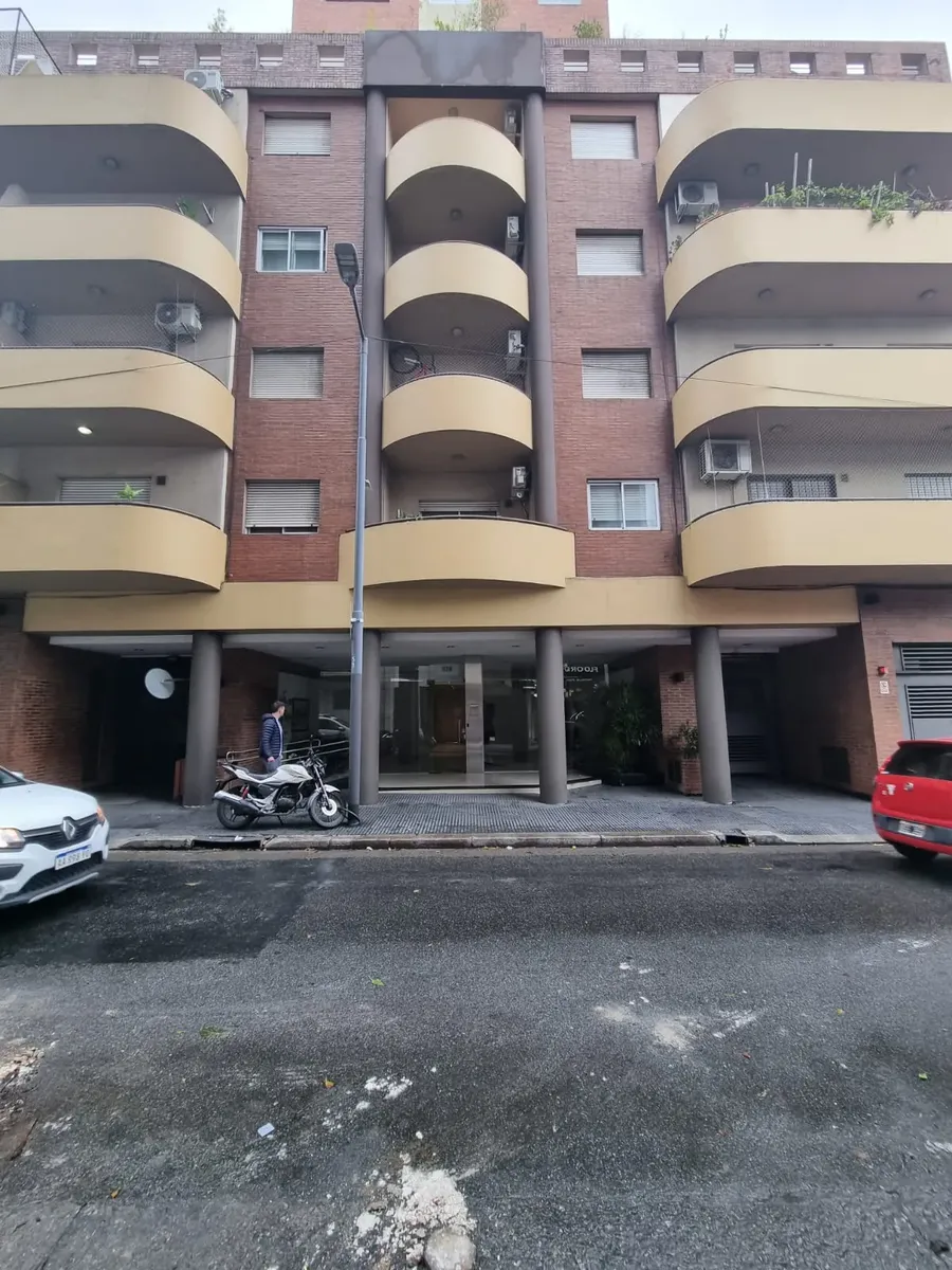 Apartamento de dois ambientes com 1 quarto em Monserrat