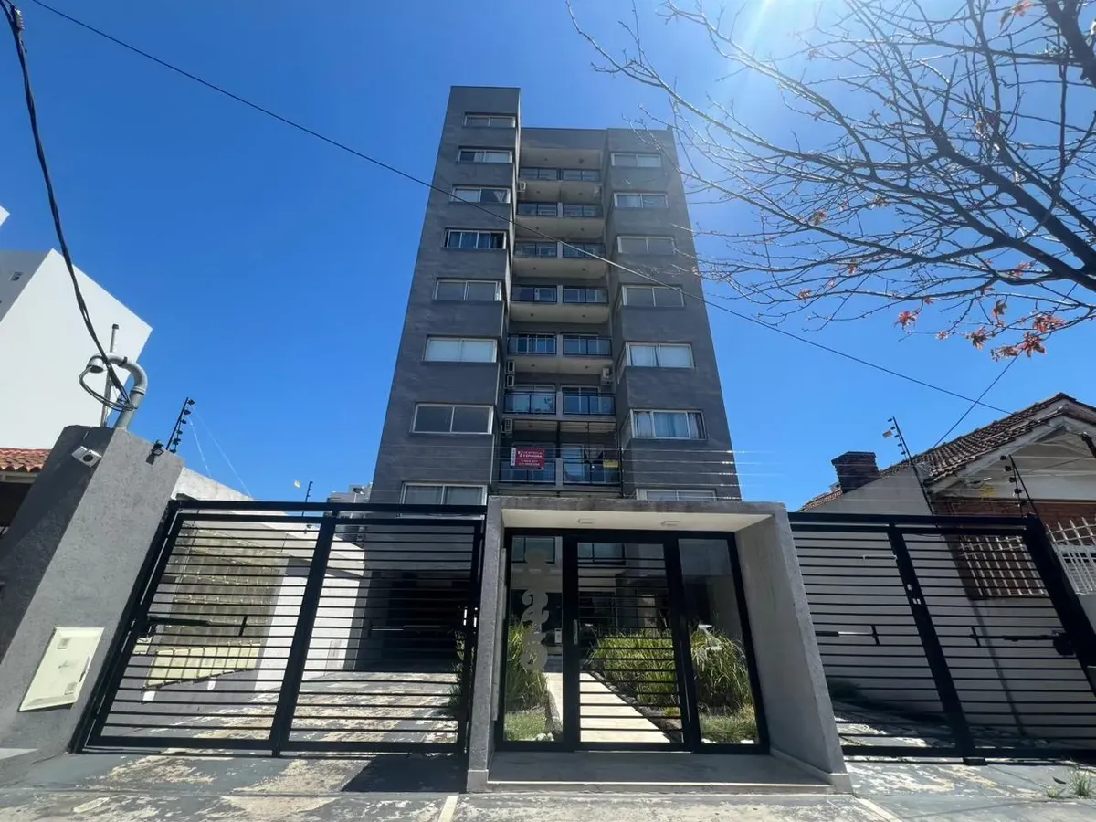 Departamento de 2 ambientes con balcón en Morón