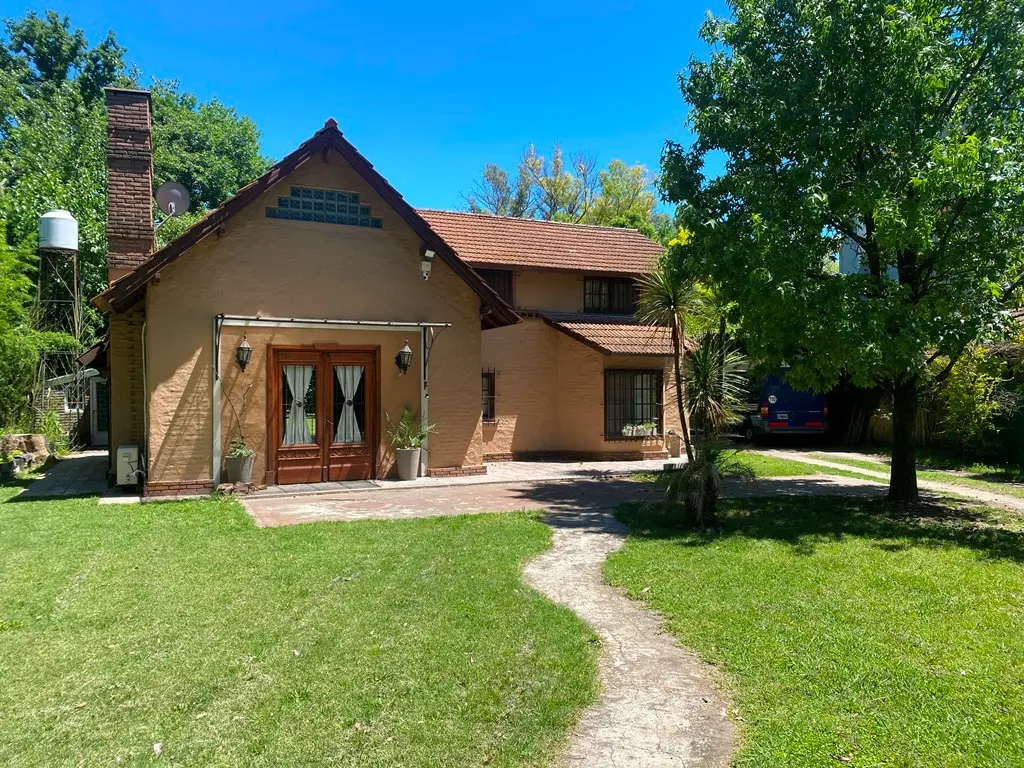 Casa de 5 ambientes amoblada en Ituzaingó