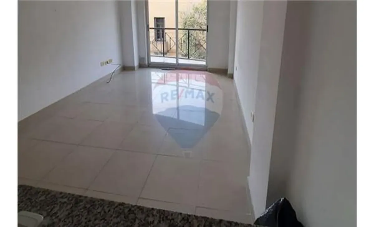 Monoambiente con balcón en Balvanera