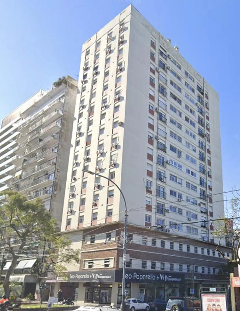 Квартира с 3 спальнями и парковочным местом в Olivos