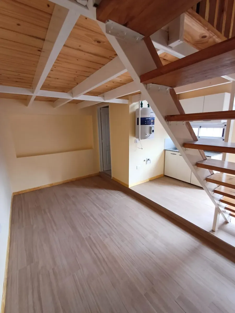 Departamento tipo casa de 1 dormitorio en Parque Patricios