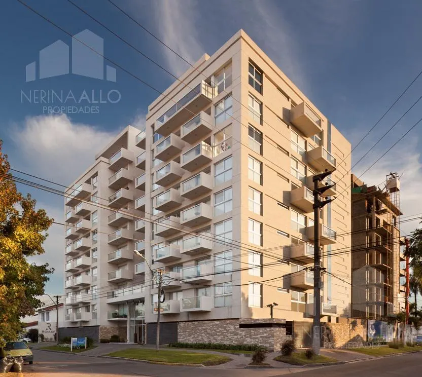 Apartamento de 2 ambientes com 1 quarto e vaga de garagem em Ituzaingó Norte