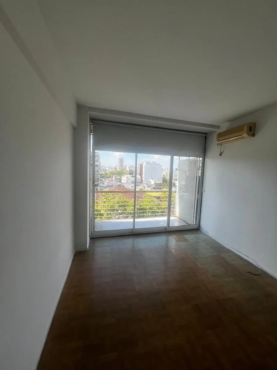 Квартира-студия с балконом и (закреплённым) парковочным местом в Almagro